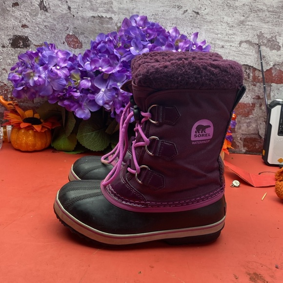 Girls Sorel Boots SZ 4 - Picture 4 of 7